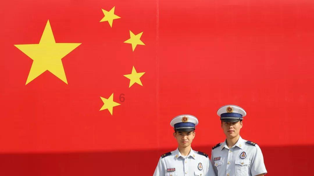 岚图终于争气了，新款中大型SUV比途昂还美
